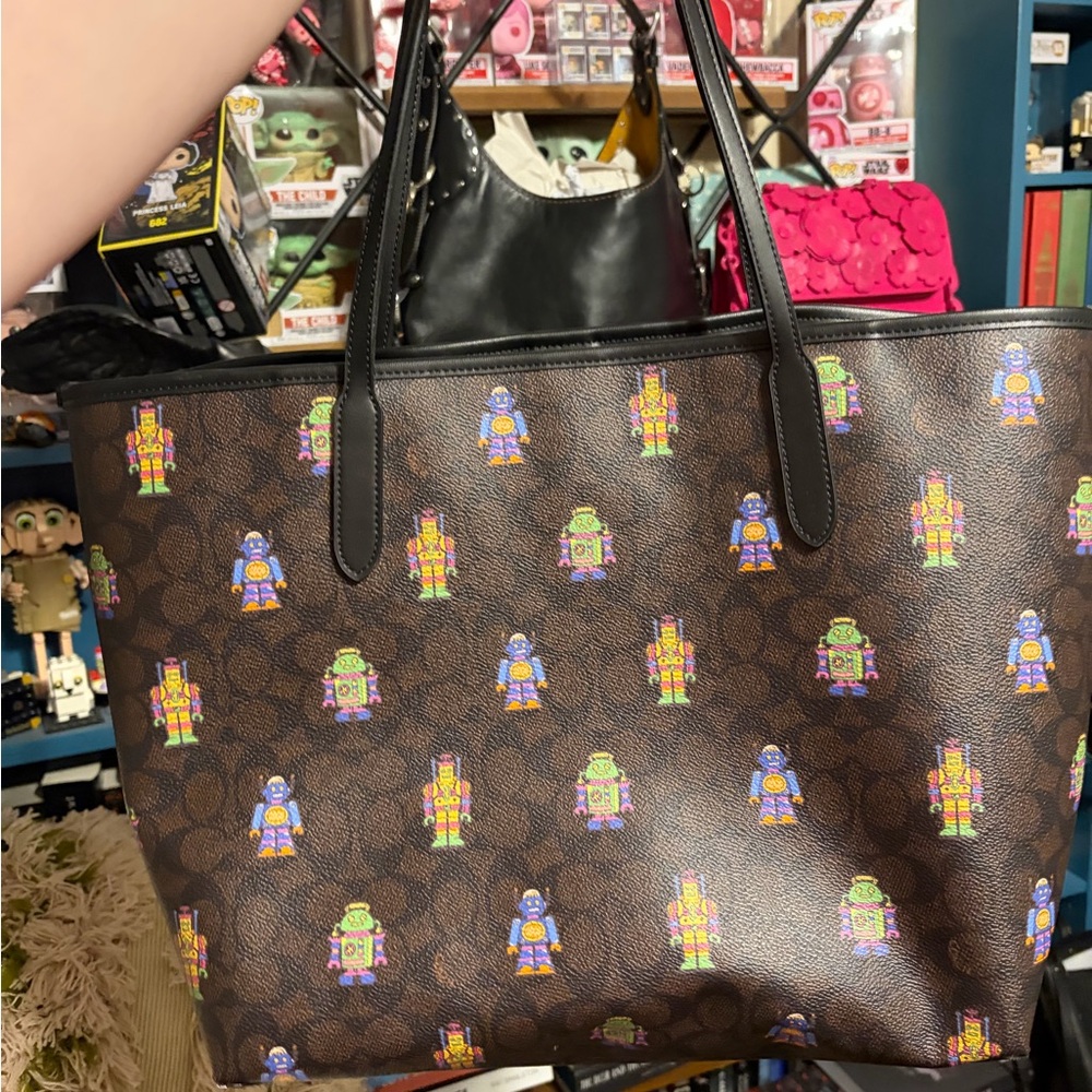 Coach robot tote - Picture 2 of 9